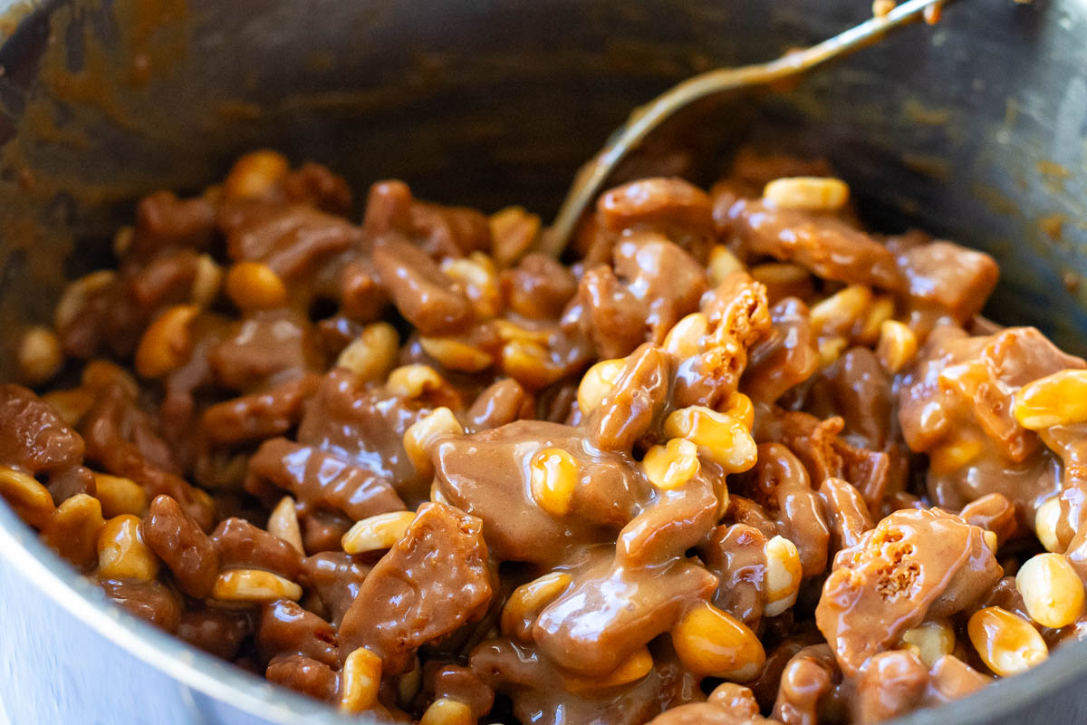 Biscuits and peanuts stirred in with the caramel.