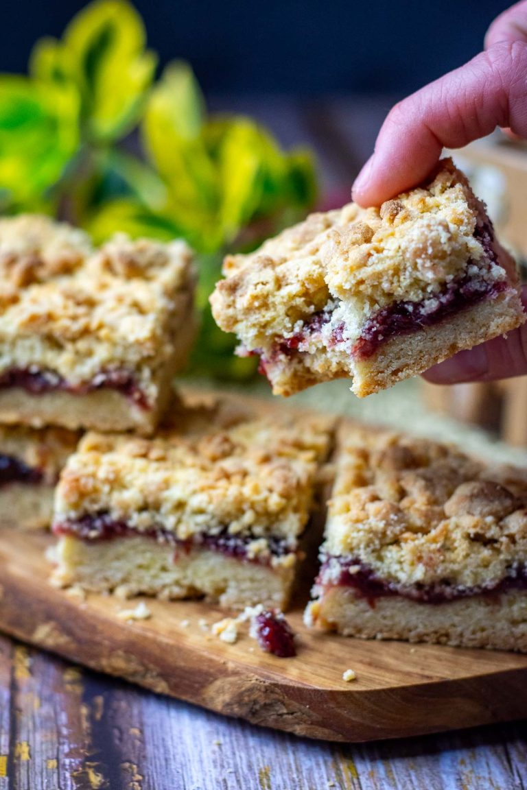 Plum And Raspberry Crumble Raspberry Crumble Slice (Easy Raspberry Jam Crumble Bars) | Taste of ...