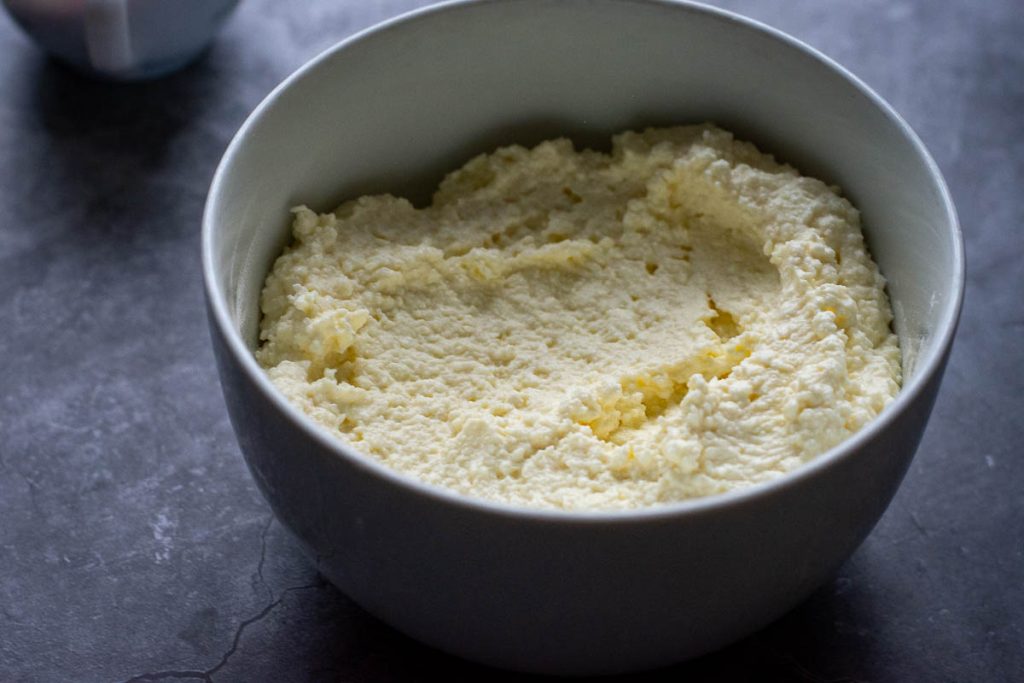 Farmer's cheese filling for the Lithuanian buns ready and mixed.